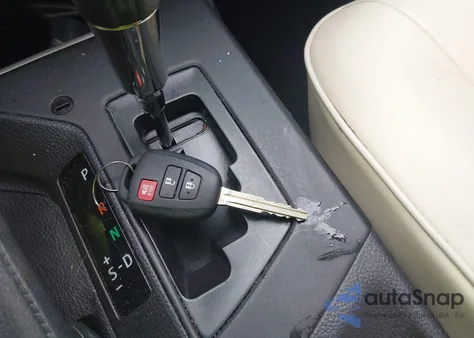 2018 Toyota Rav4 Le z USA, uszkodzony, nr VIN 2T3ZFREV6JW451722